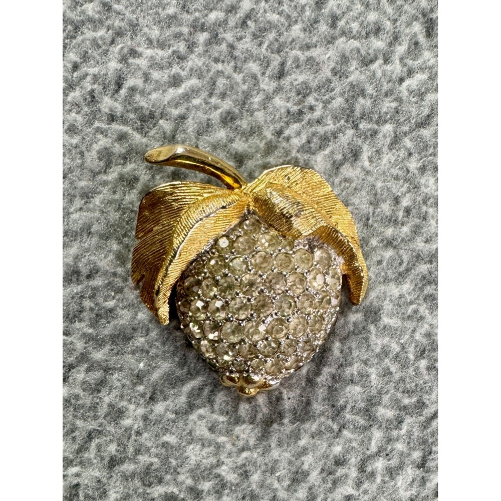 Vintage Gold Tone Strawberry Rhinestone Brooch Pavé Crystal Fruit Pin 1 Inch